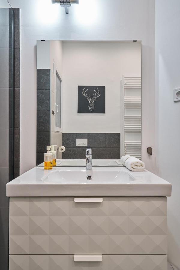 Nanirol Apartment At Gellert Bath Budapest Kültér fotó
