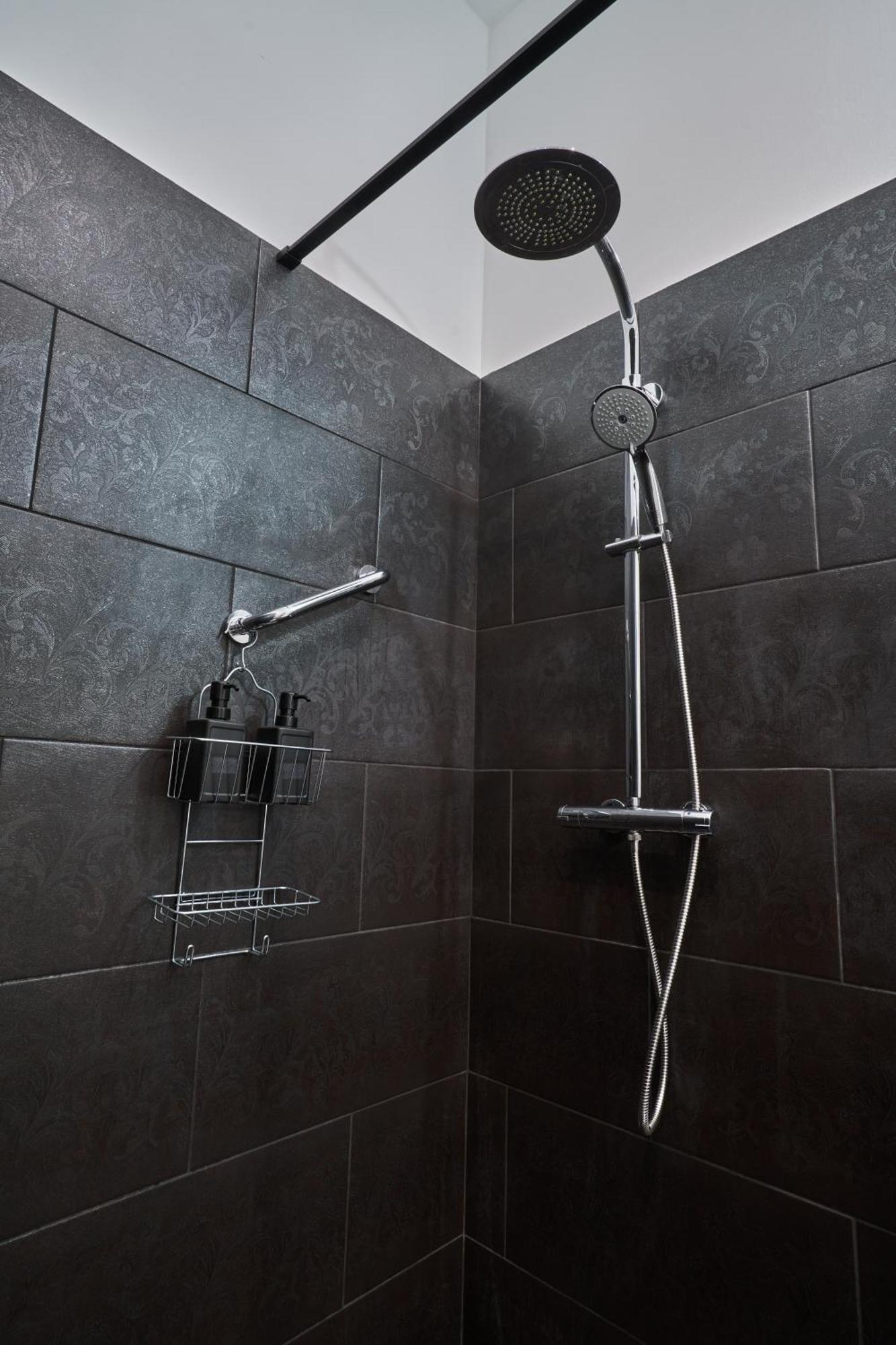 Nanirol Apartment At Gellert Bath Budapest Kültér fotó